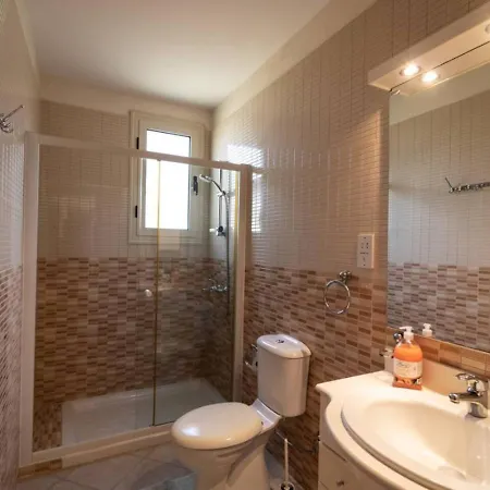 4-bedroom In Latchi With Pool Table * Polis