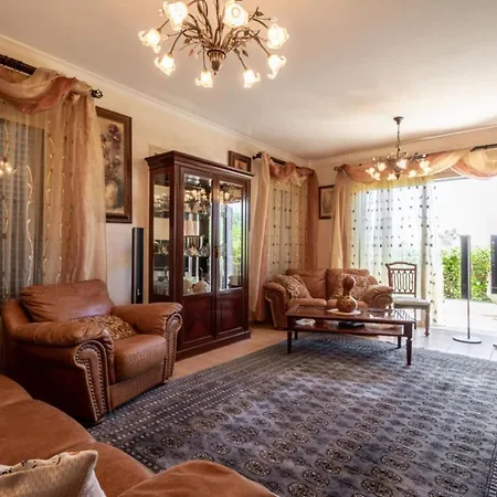 4-bedroom In Latchi With Pool Table * Polis