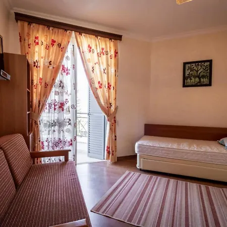 Holiday home 4-bedroom In Latchi With Pool Table