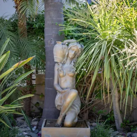 Rafaela - Luxury 4br Retreat Near The Baths Of Aphrodite Polis