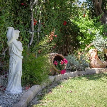 Holiday home 4-bedroom In Latchi With Pool Table