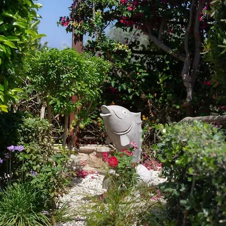 Rafaela - Luxury 4br Retreat Near The Baths Of Aphrodite Polis