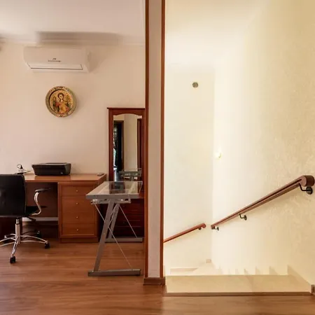 Holiday home 4-bedroom In Latchi With Pool Table