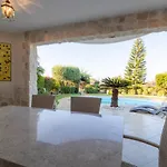 בית נופש Rafaela - Luxury 4br Retreat Near The Baths Of Aphrodite *