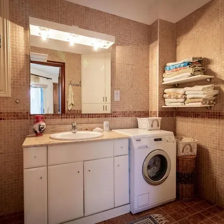 בית נופש Rafaela - Luxury 4br Retreat Near The Baths Of Aphrodite Polis