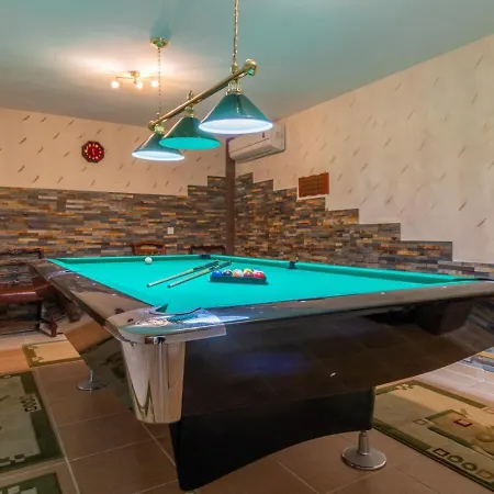 Rafaela - Luxury 4br Retreat Near The Baths Of Aphrodite * Polis