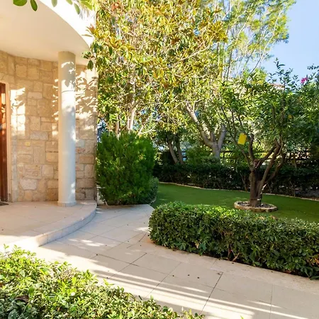 בית נופש Rafaela - Luxury 4br Retreat Near The Baths Of Aphrodite Polis