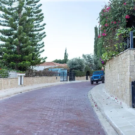 Rafaela - Luxury 4br Retreat Near The Baths Of Aphrodite בית נופש *