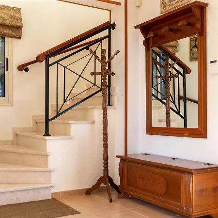 Rafaela - Luxury 4br Retreat Near The Baths Of Aphrodite בית נופש *