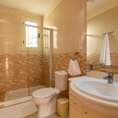 Rafaela - Luxury 4br Retreat Near The Baths Of Aphrodite בית נופש *