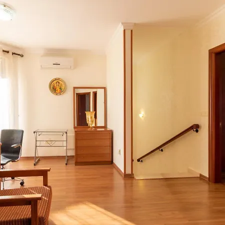 בית נופש Rafaela - Luxury 4br Retreat Near The Baths Of Aphrodite *