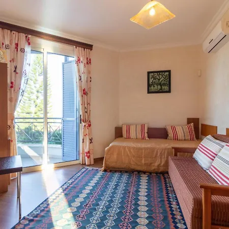 Rafaela - Luxury 4br Retreat Near The Baths Of Aphrodite *