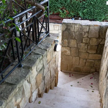 Rafaela - Luxury 4br Retreat Near The Baths Of Aphrodite *