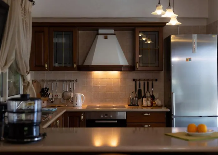 別荘 Rafaela - Luxury 4br Retreat Near The Baths Of Aphrodite Polis