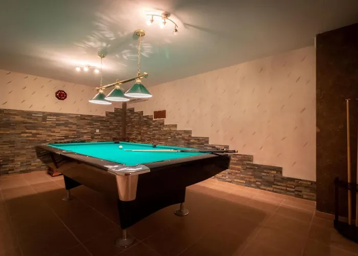 Rafaela - Luxury 4br Retreat Near The Baths Of Aphrodite *