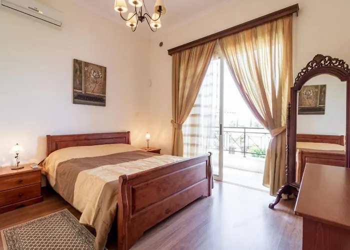 Rafaela - Luxury 4br Retreat Near The Baths Of Aphrodite