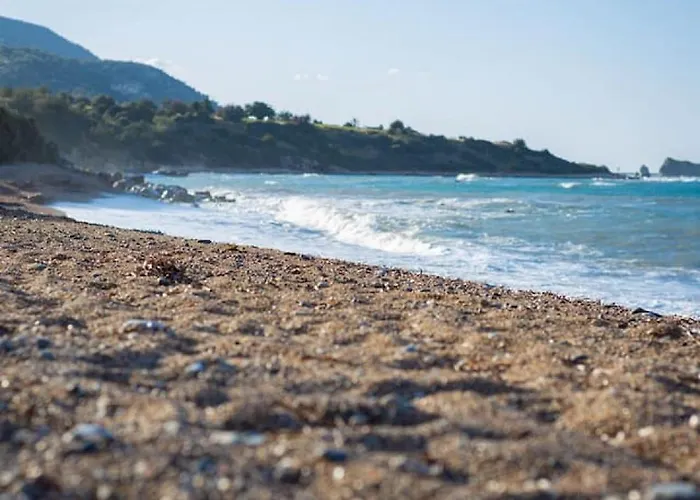 Semesterbostad Rafaela - Luxury 4br Retreat Near The Baths Of Aphrodite