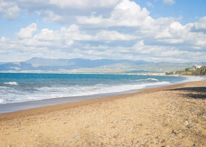 Semesterbostad Rafaela - Luxury 4br Retreat Near The Baths Of Aphrodite Polis