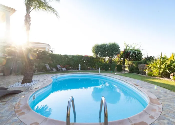 Rafaela - Luxury 4br Retreat Near The Baths Of Aphrodite * Polis