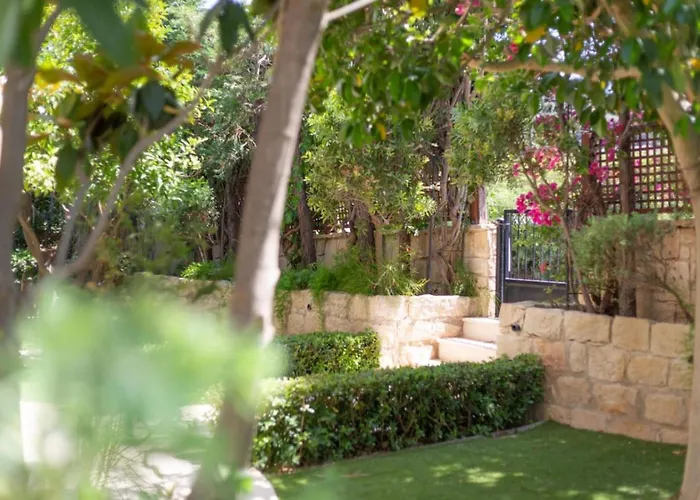 Rafaela - Luxury 4br Retreat Near The Baths Of Aphrodite